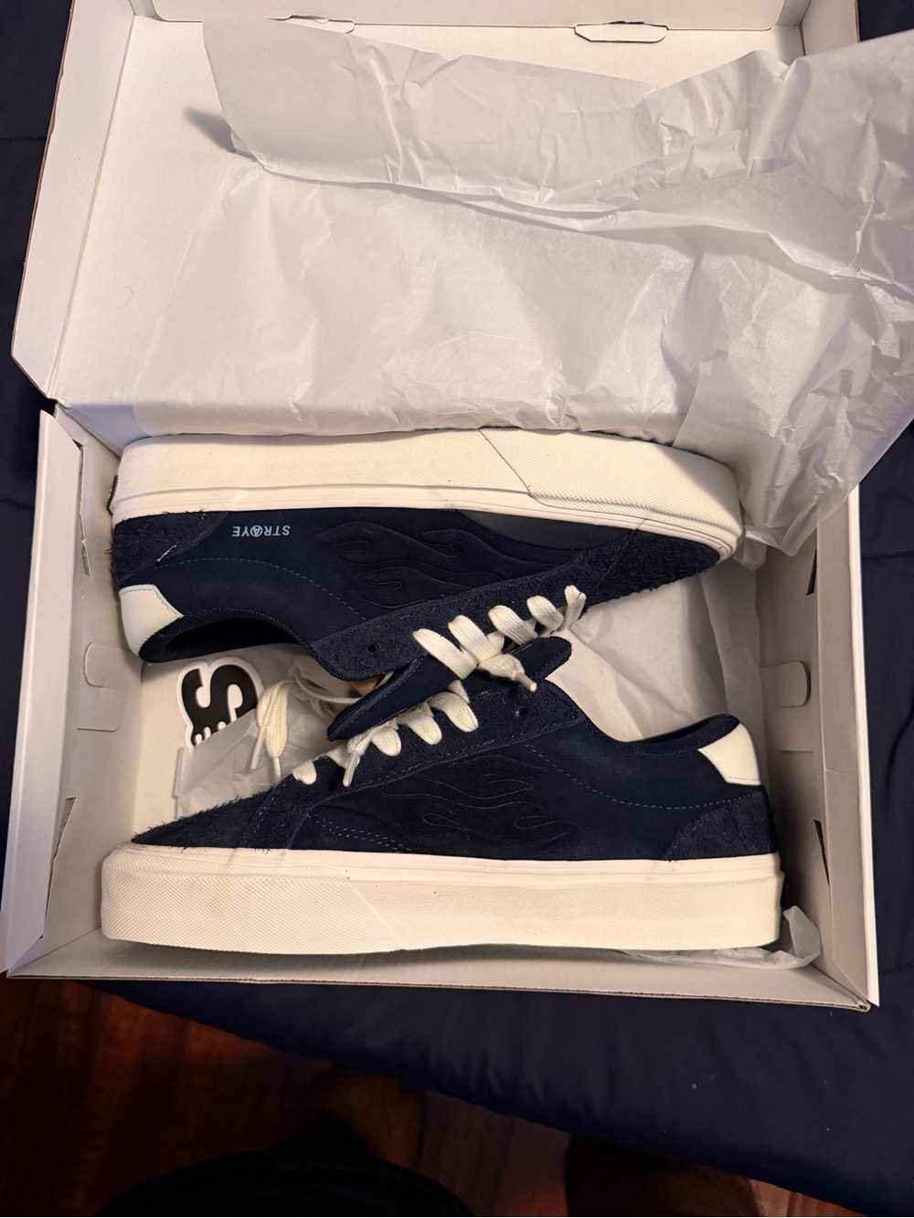STRØVE Navy Suede Low-Top Sneakers with White Accents